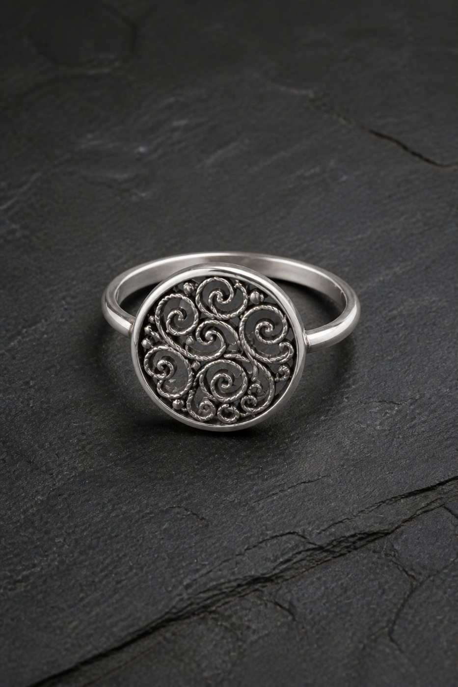 Anillo Pura en plata 950, fotografía de estudio